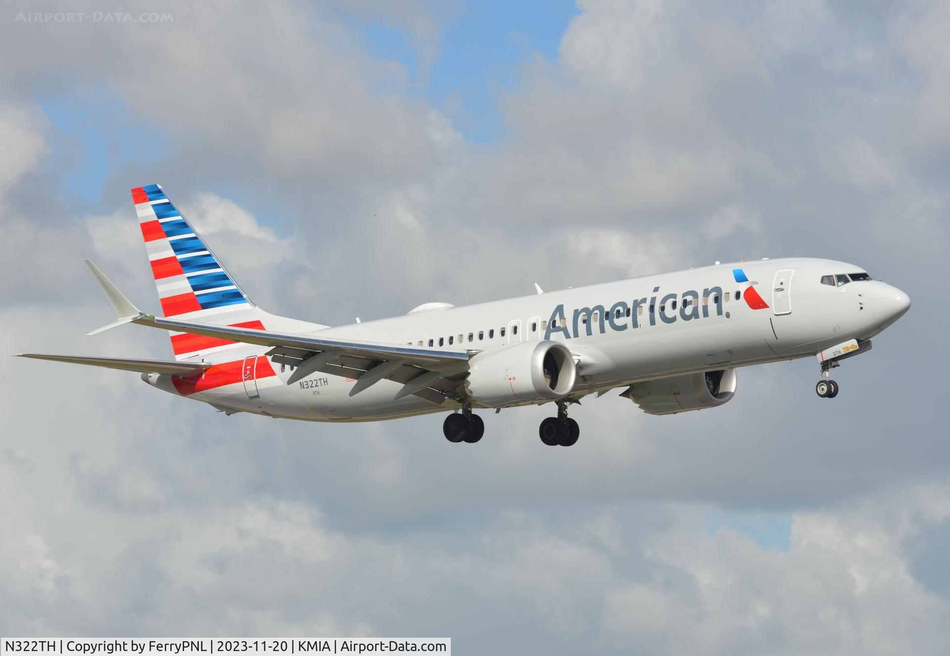 N322TH, 2022 Boeing 737-8 MAX C/N 68102, American B738M landing
