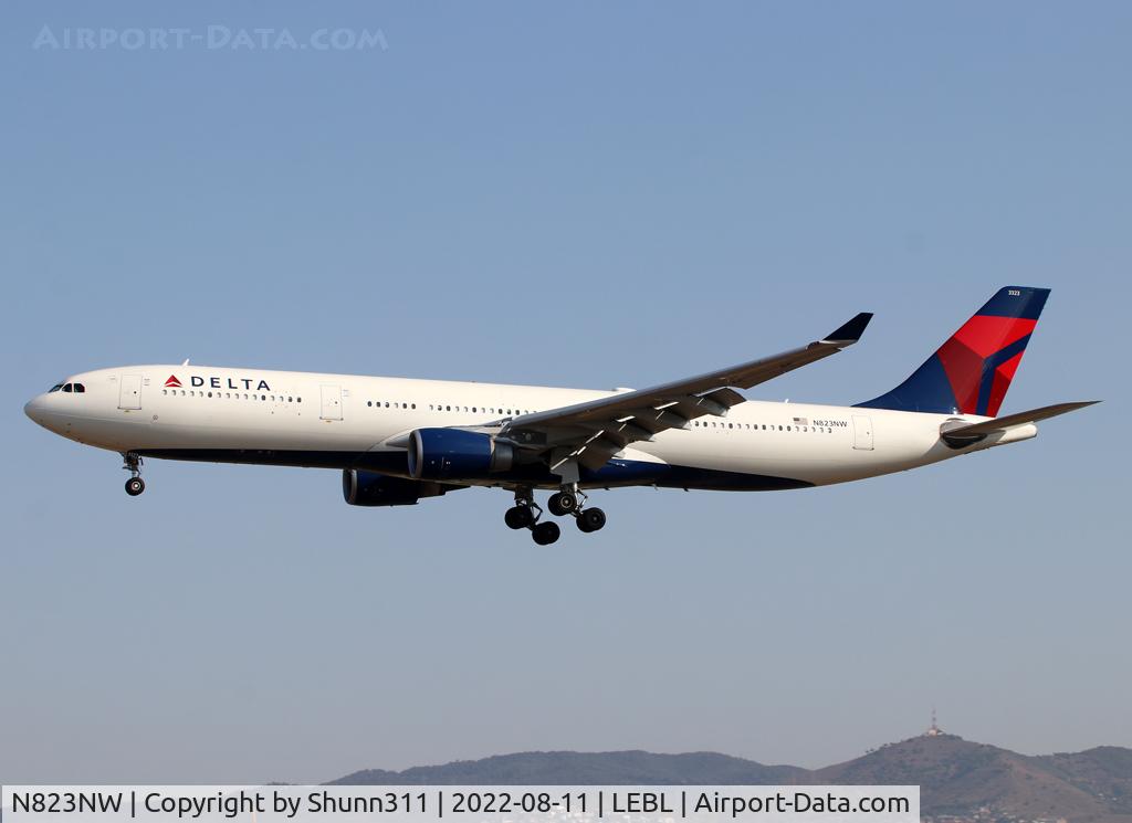 N823NW, 2015 Airbus A330-302 C/N 1628, Landing rwy 24R