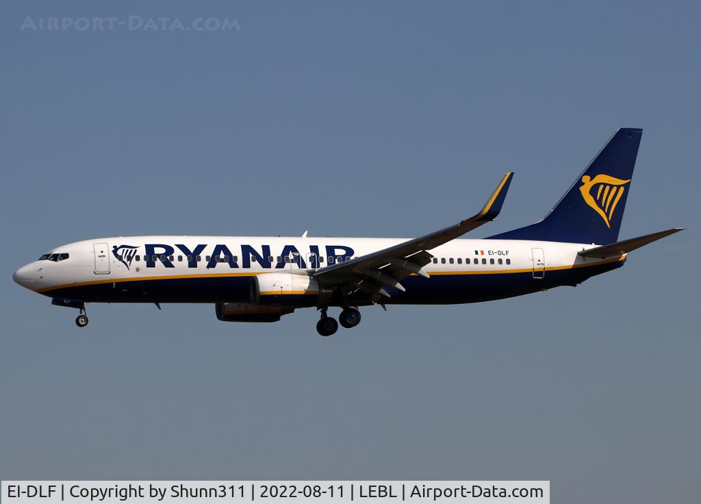 EI-DLF, 2006 Boeing 737-8AS C/N 33588, Landing rwy 24R