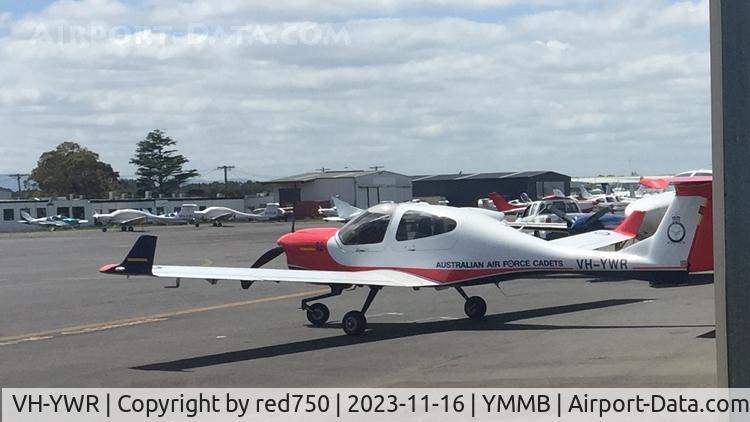 VH-YWR, 2019 Diamond DA-40 NG Diamond Star C/N 40.N433, Diamond DA-40 NG VH-YWR at Moorabbin Nov 16 2023
