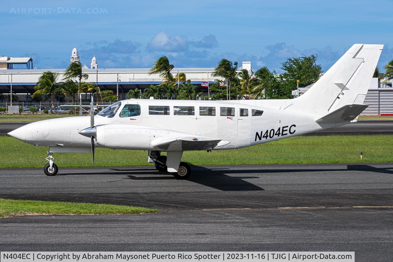 N404EC, 1998 Diamond DA-20A-1 Katana C/N 10322, Taxing for resting