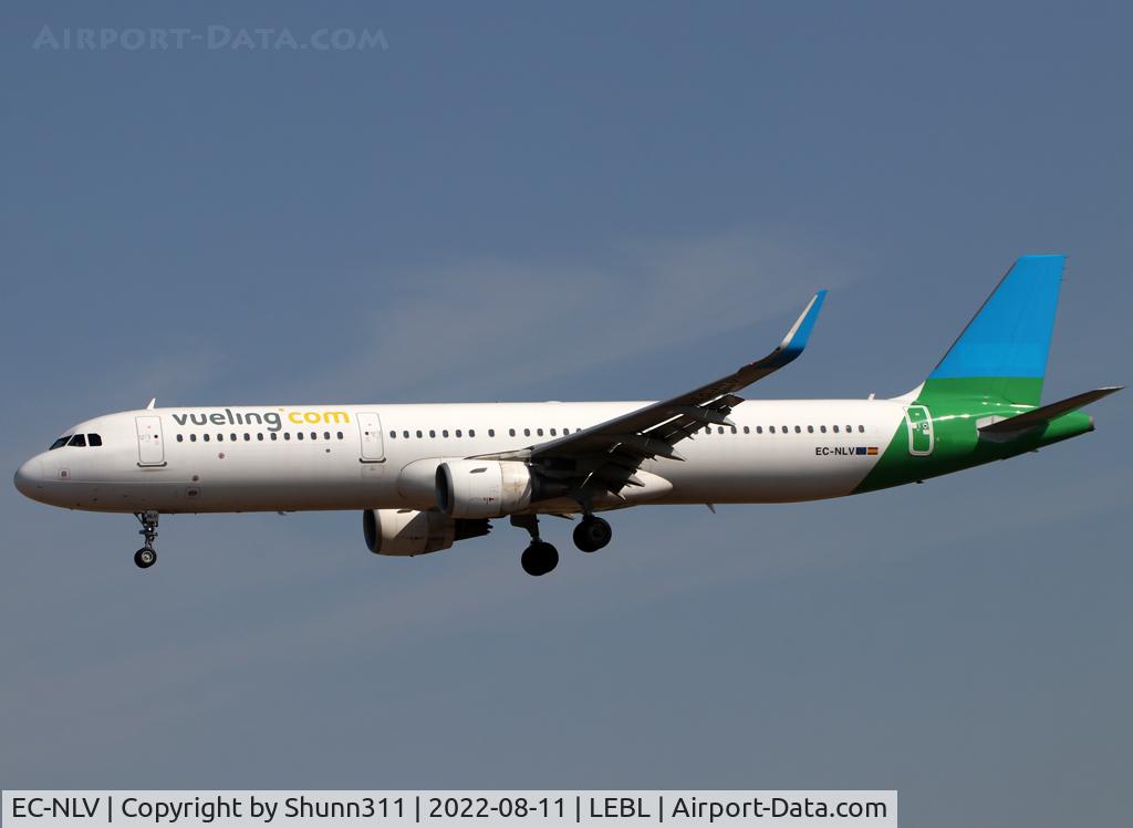 EC-NLV, 2015 Airbus A321-211 C/N 6454, Landing rwy 24R with basic Level tail c/s