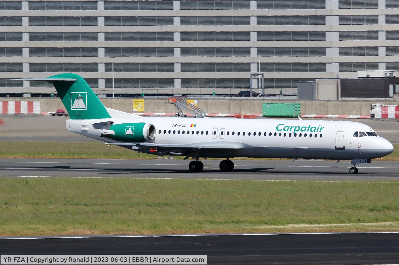 YR-FZA, 1992 Fokker 100 (F-28-0100) C/N 11395, at bru