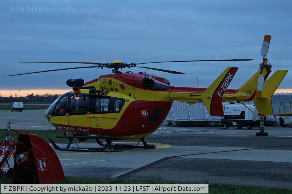 F-ZBPK, Eurocopter-Kawasaki EC-145 (BK-117C-2) C/N 9020, Parked