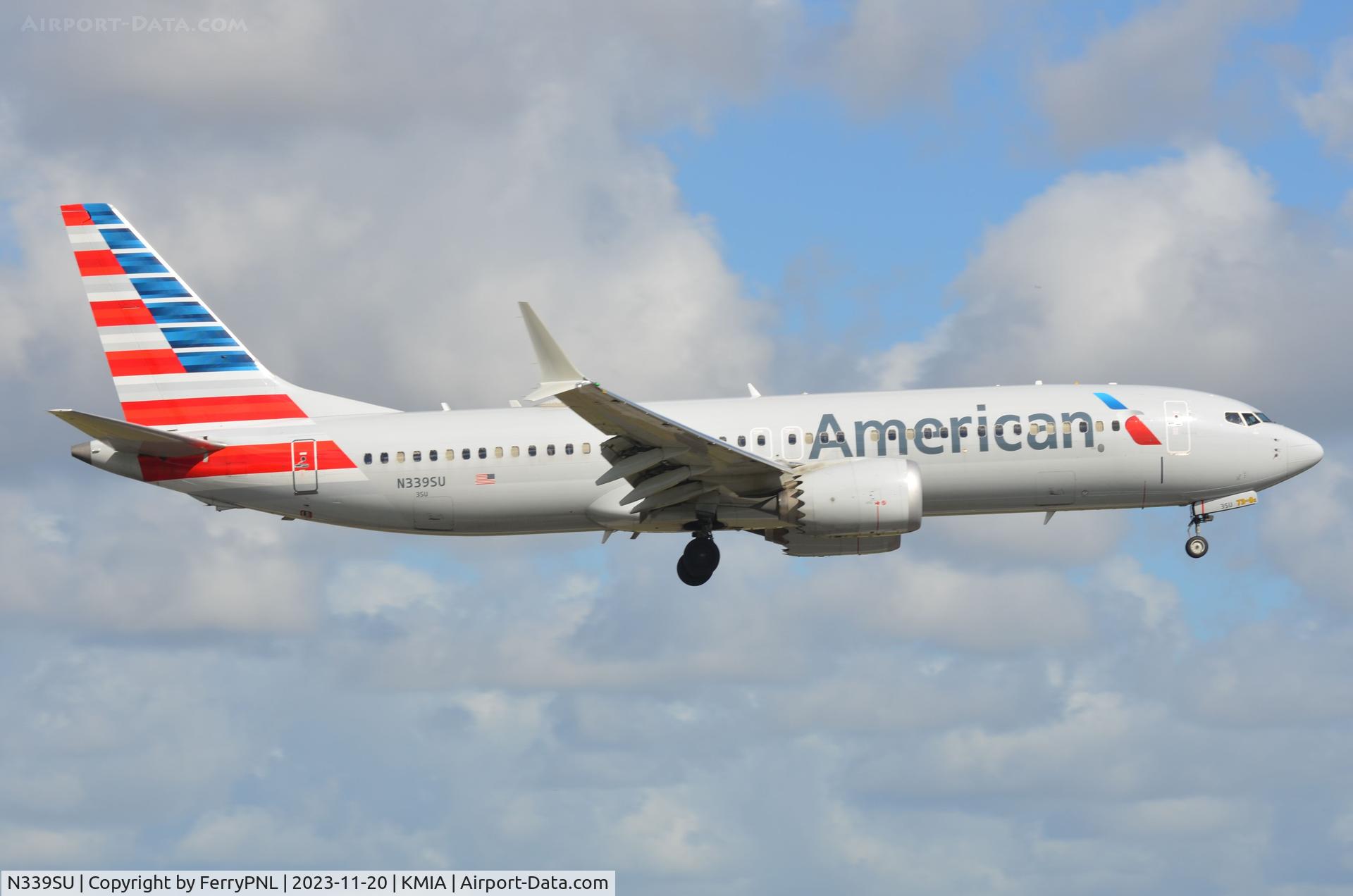 N339SU, 2020 Boeing 737-8 MAX C/N 44485, AA B738M over the piano keys