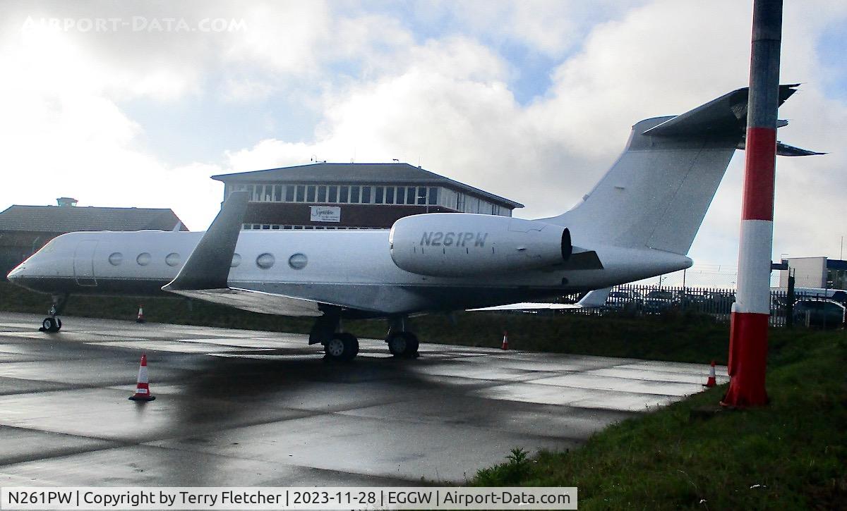 N261PW, 2010 Gulfstream Aerospace GV-SP (G550) C/N 5268, At Luton Airport