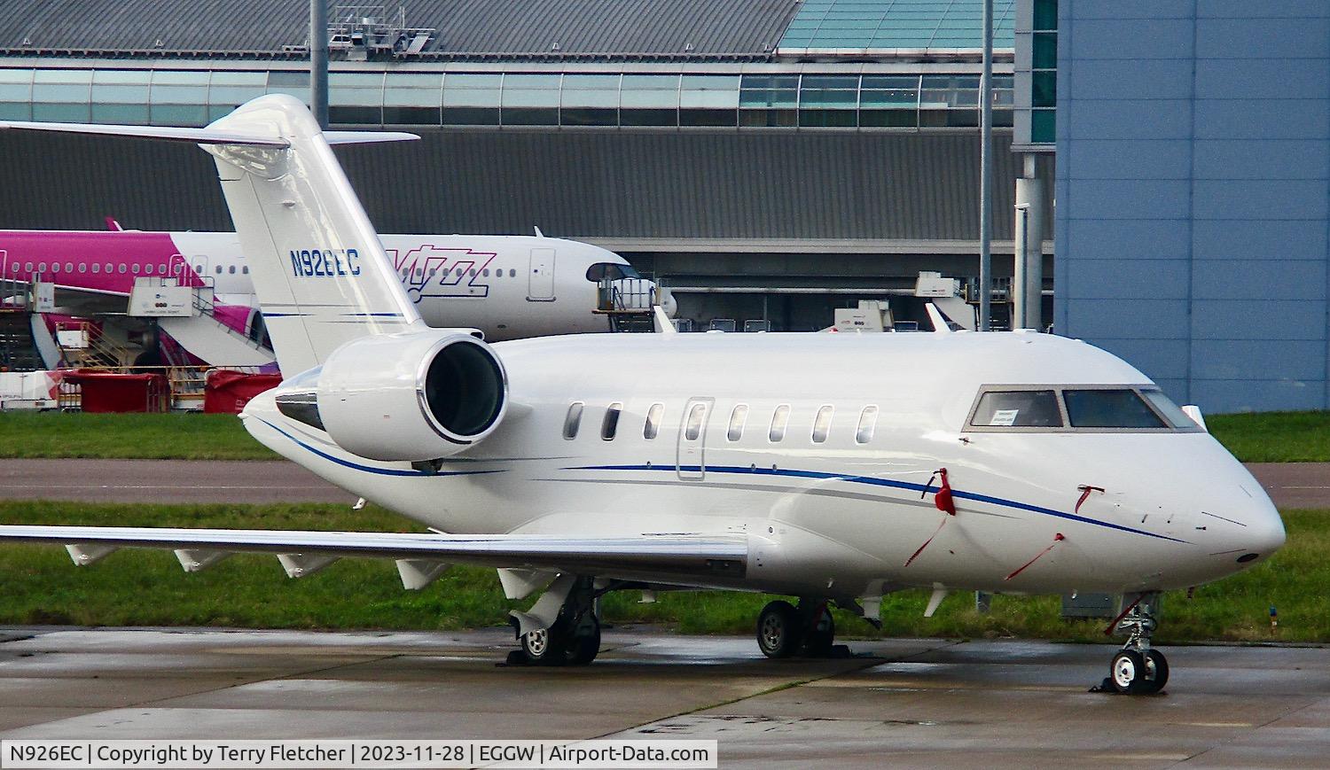 N926EC, Bombardier Challenger 605 (CL-600-2B16) C/N 5832, At Luton Airport
