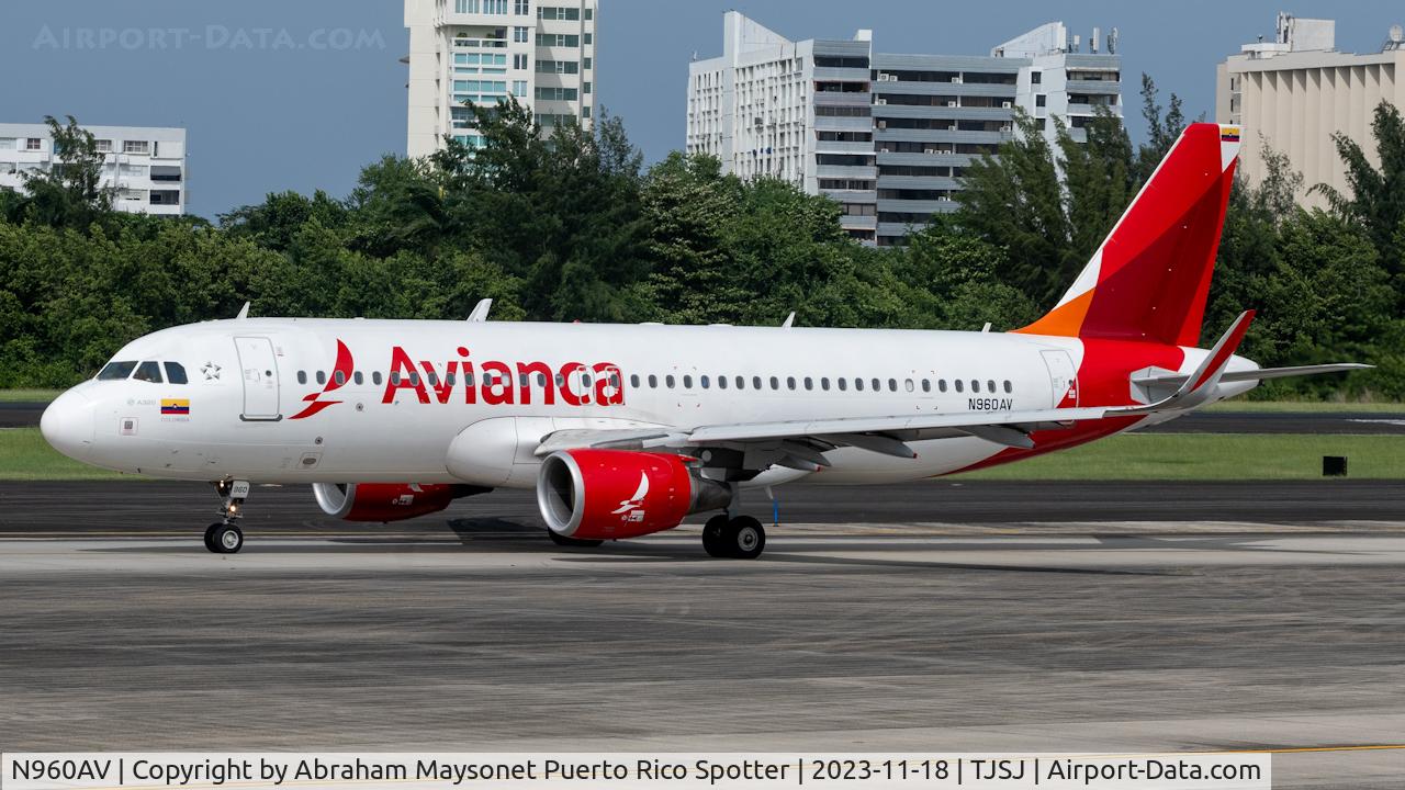 N960AV, 2014 Airbus A320-214 C/N 06125, Taxing on beauty afternoon