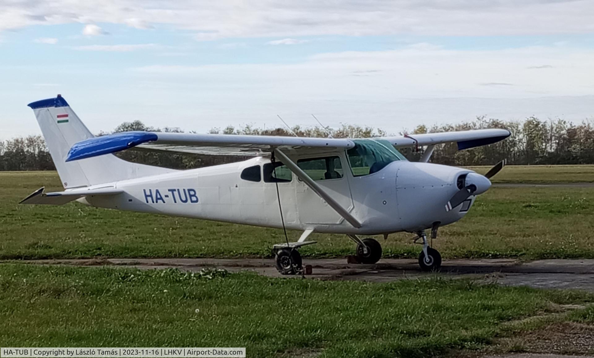HA-TUB, 1961 Cessna 182D Skylane C/N 18253201, HA-TUB in Kaposújlak (Hungary)