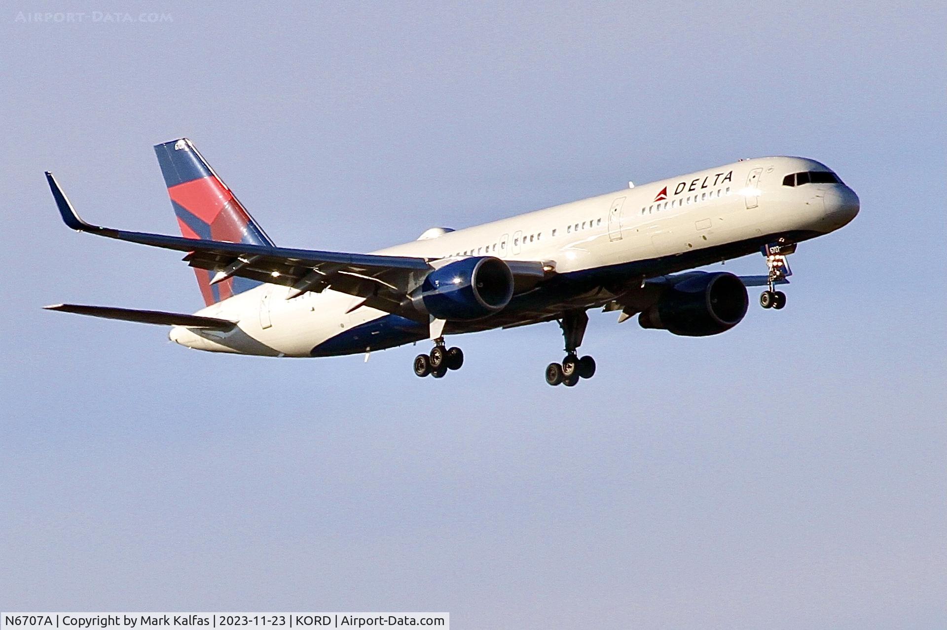 N6707A, 2000 Boeing 757-232 C/N 30395, DELTA B752 N6707A DAL496 KATL-KORD, RWY 10C APP KORD