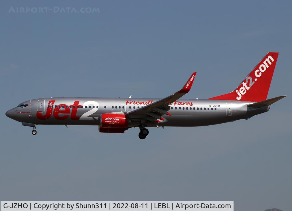 G-JZHO, 2016 Boeing 737-8MG C/N 63569, Landing rwy 24R