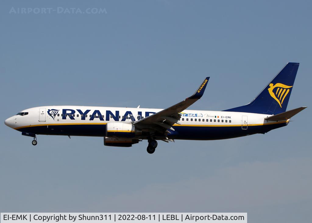 EI-EMK, 2010 Boeing 737-8AS C/N 38512, Landing rwy 24R... still with a sticker on the rear fuselage...