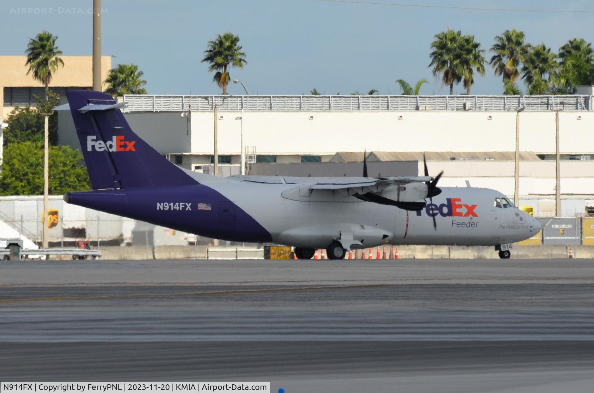 N914FX, 1992 ATR 42-300 C/N 293, Fedex ATR42 for departure