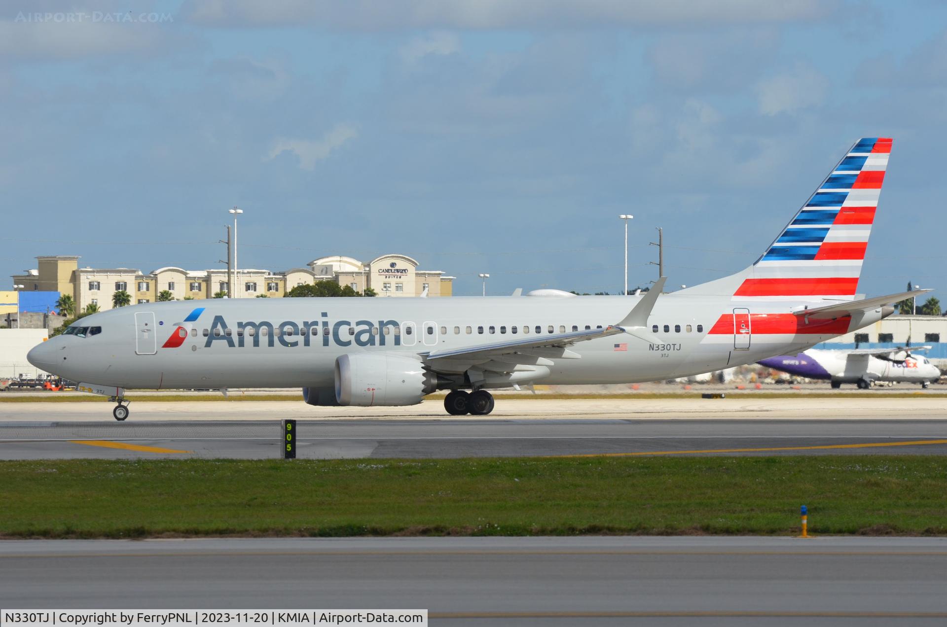 N330TJ, 2023 Boeing 737-8 MAX C/N 68104, AA B738M taxying