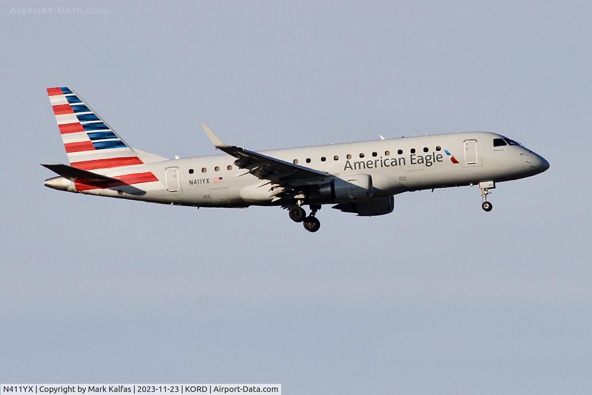 N411YX, 2013 Embraer 175LR (ERJ-170-200LR) C/N 17000374, AMERICAN EAGLE E75L N411YX RPA477 KCVG-KORD, RWY 10C APP