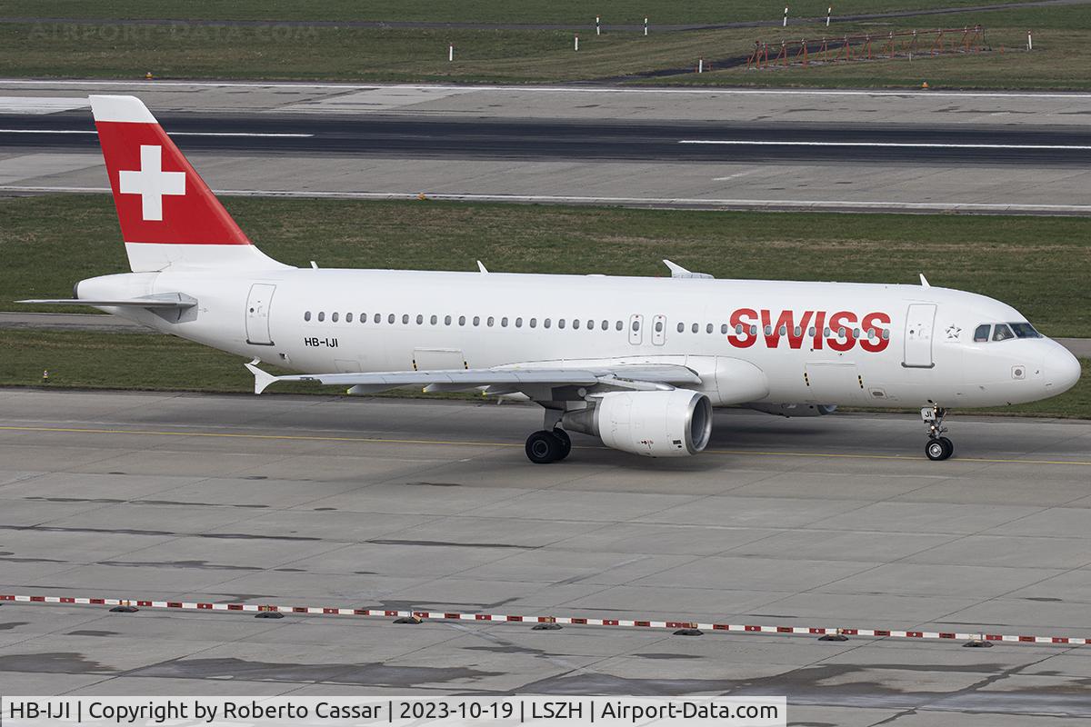 HB-IJI, 1996 Airbus A320-214 C/N 0577, Zurich Airport