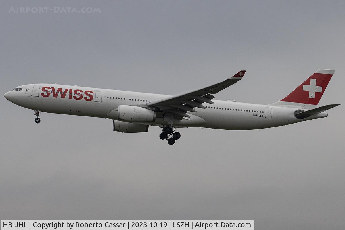 HB-JHL, 2011 Airbus A330-343X C/N 1290, Zurich Airport