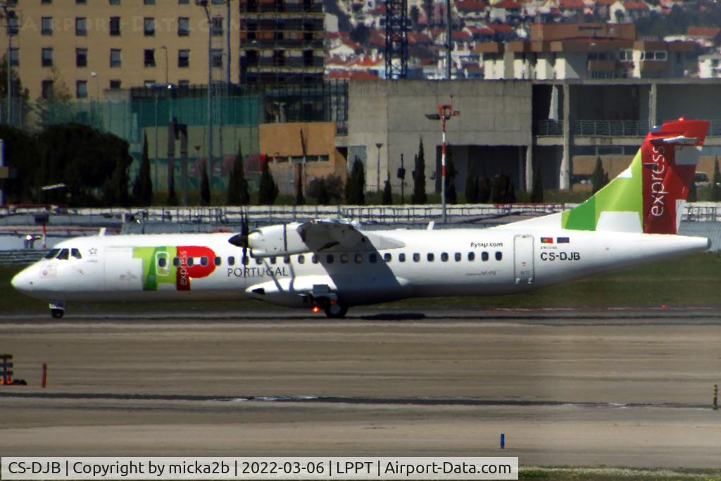 CS-DJB, 2016 ATR 72-600 (72-212A) C/N 1305, Taxiing