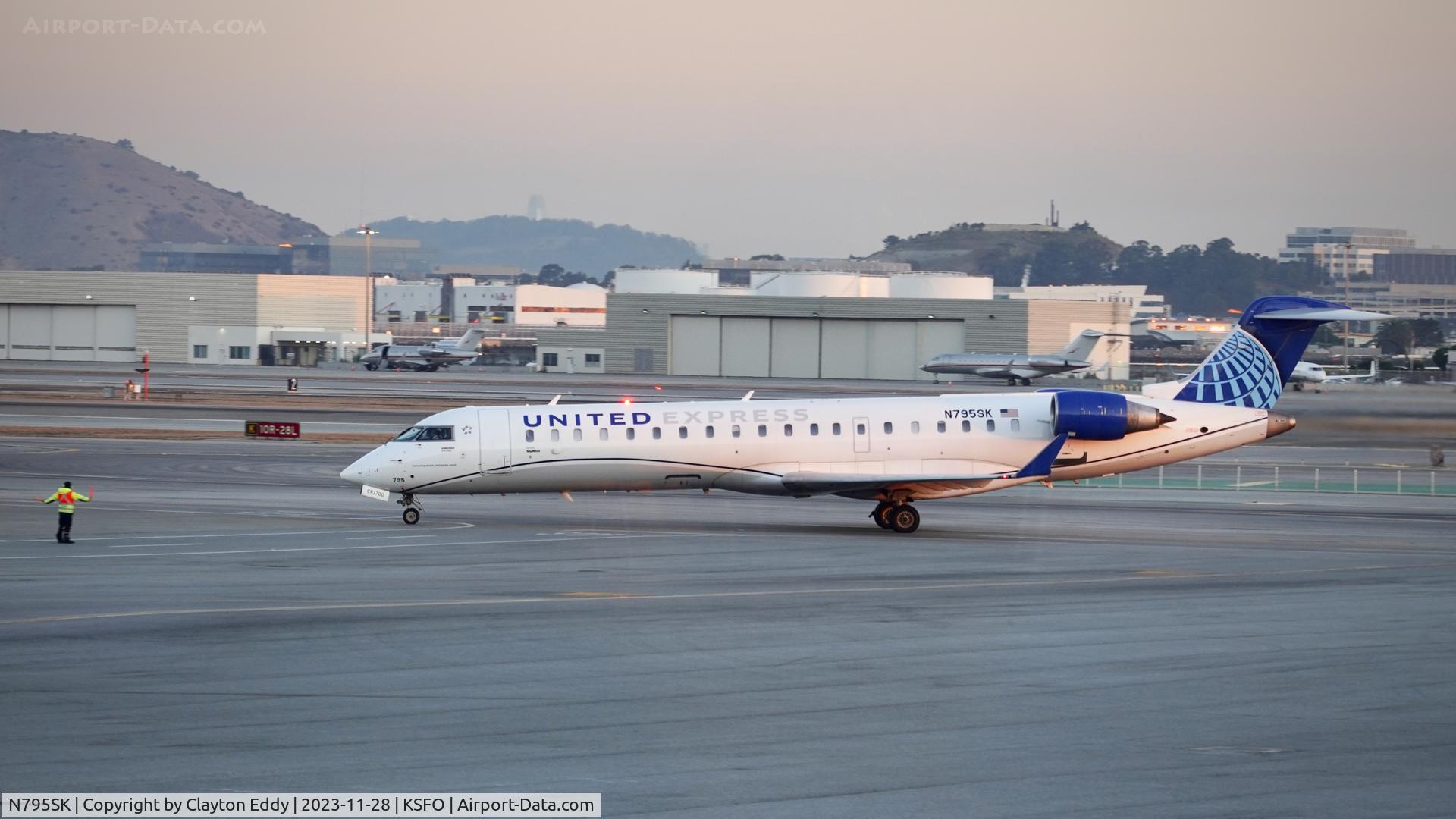 N795SK, 2010 Bombardier CRJ-700 (CL-600-2C10) Regional Jet C/N 10299, SFO 2023.