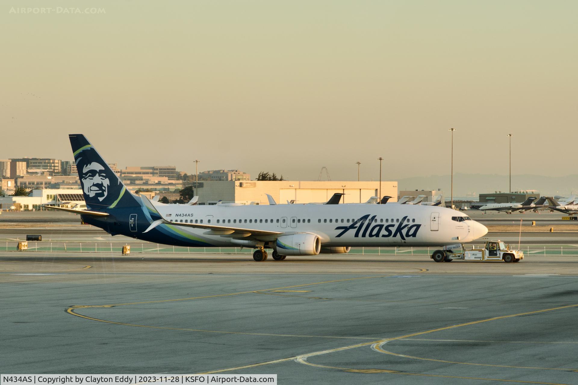 N434AS, 2016 Boeing 737-990/ER C/N 61620, SFO 2023.