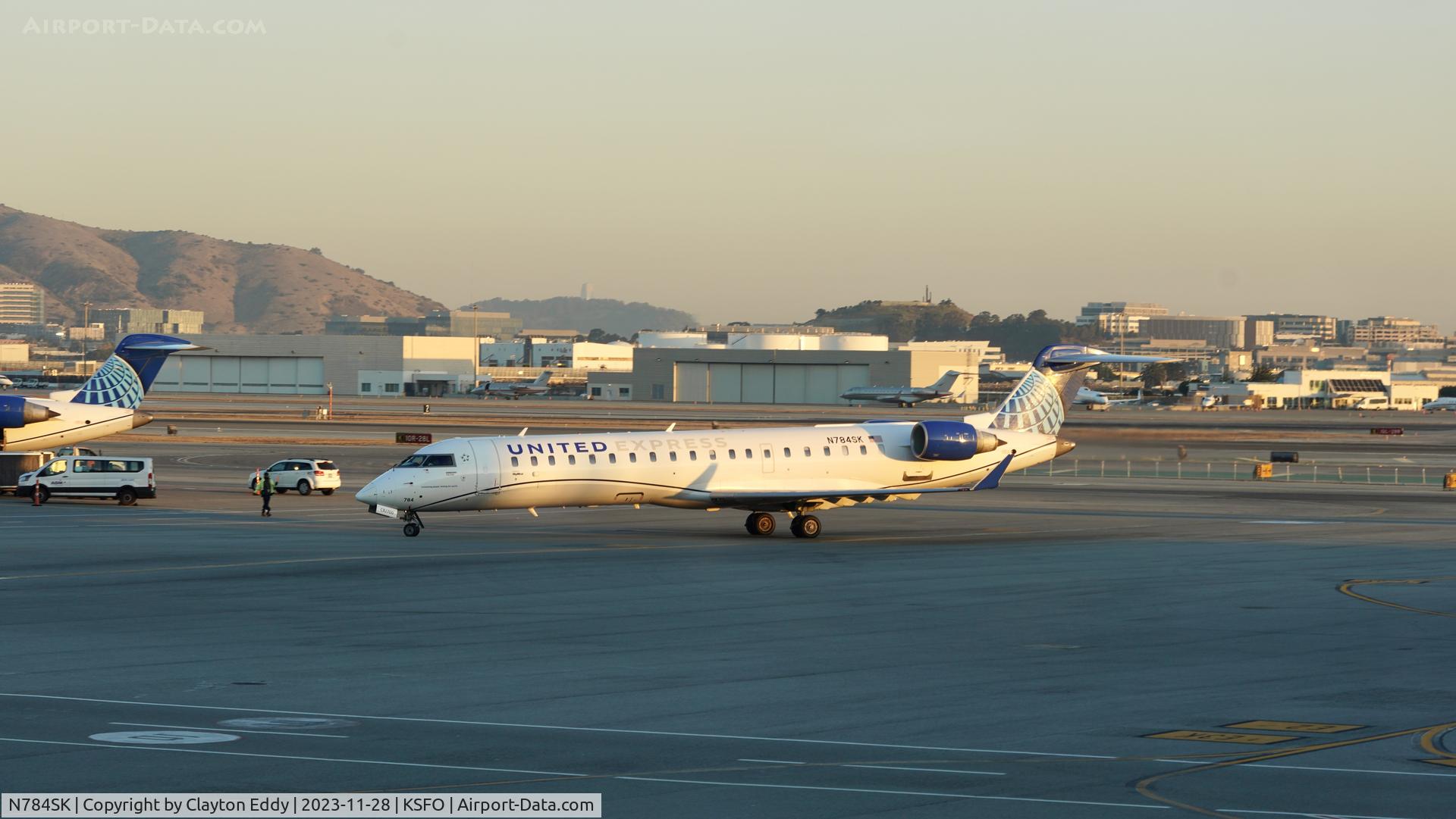 N784SK, 2009 Bombardier CRJ-700 (CL-600-2C10) Regional Jet C/N 10284, SFO 2023.
