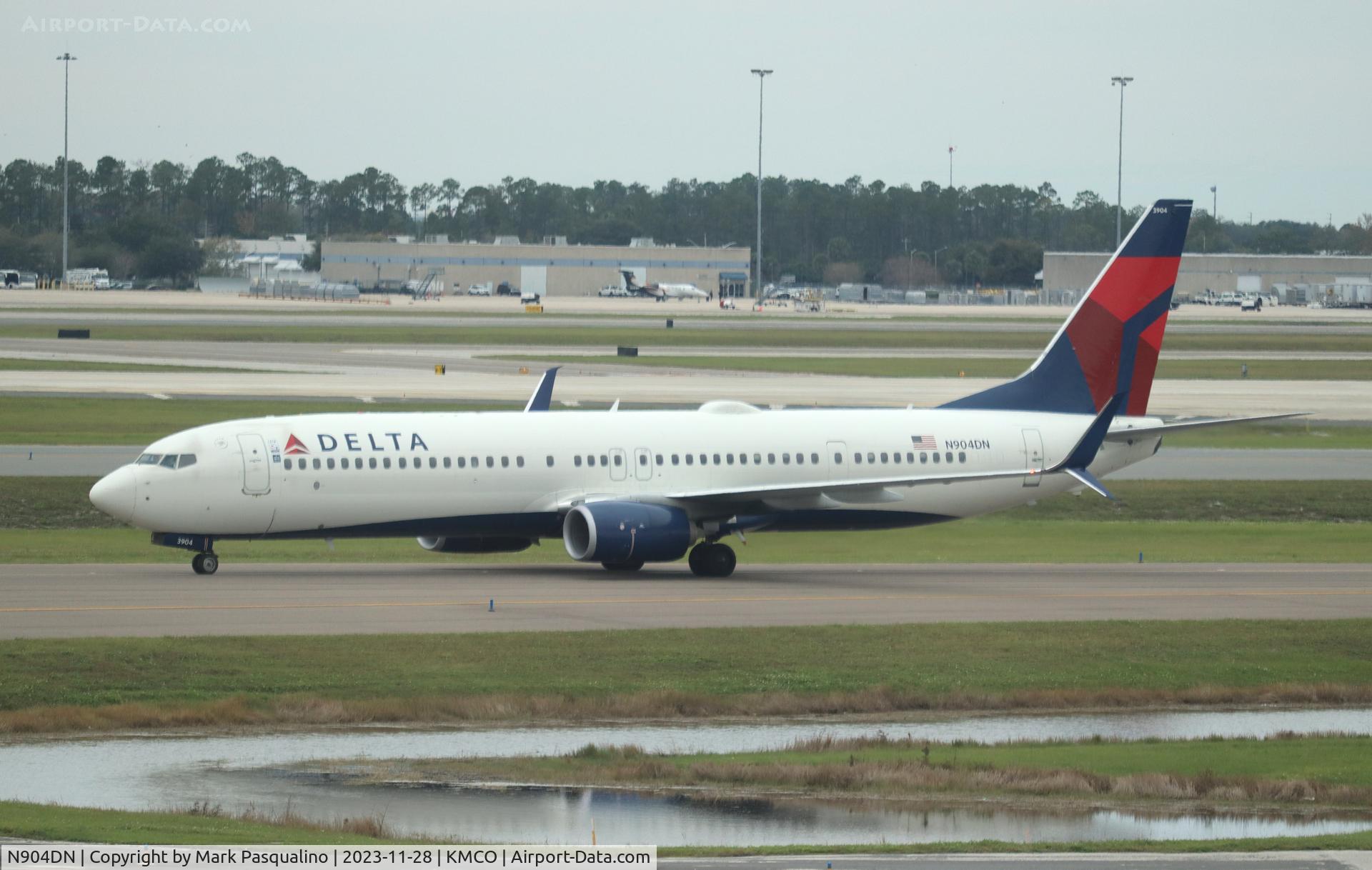 N904DN, 2018 Boeing 737-932ER C/N 32008, Boeing 737-932/ER