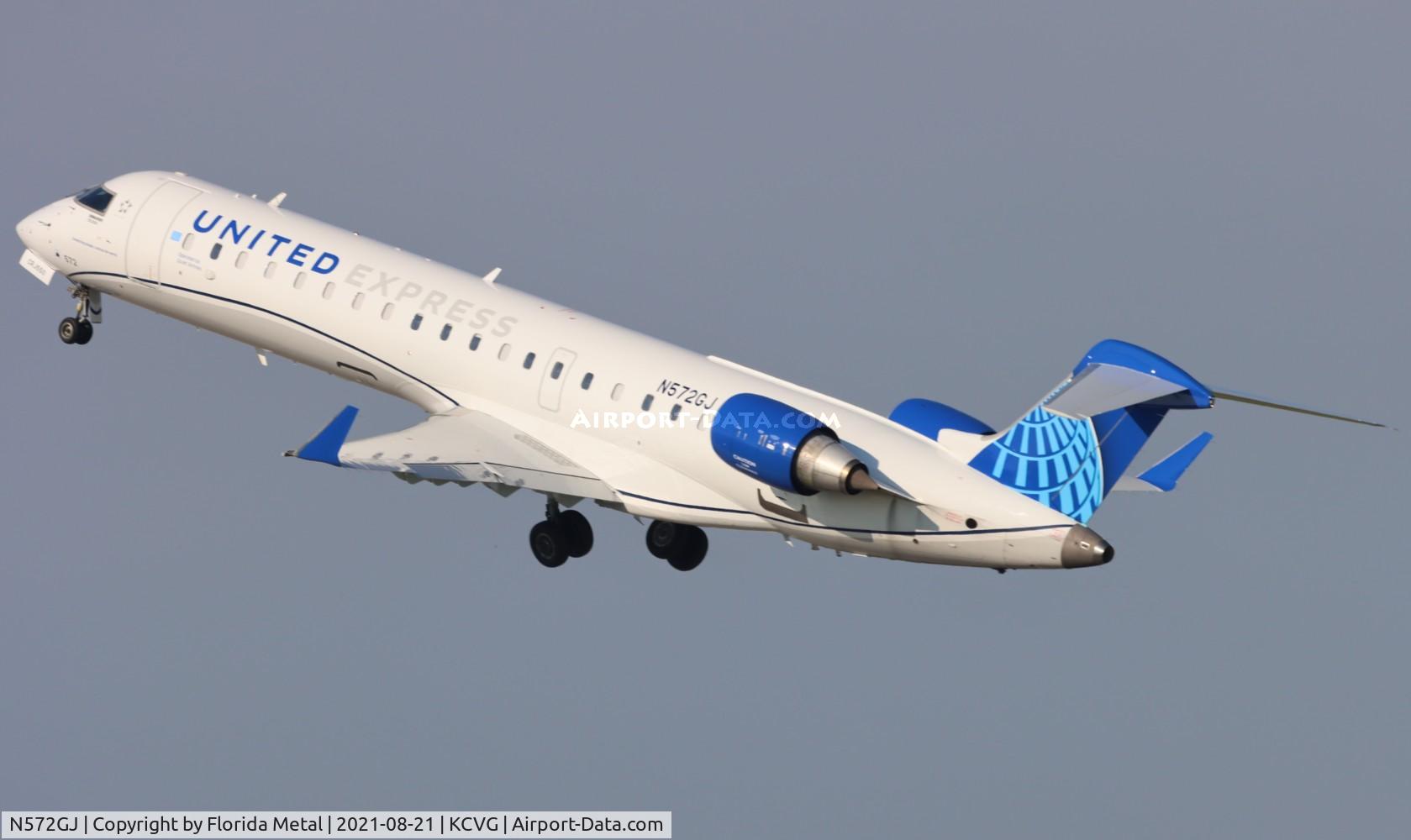 N572GJ, 2003 Bombardier CRJ-700 (CL-600-2C10) Regional Jet C/N 10117, GJS CRJ7 zx CVG-KORD