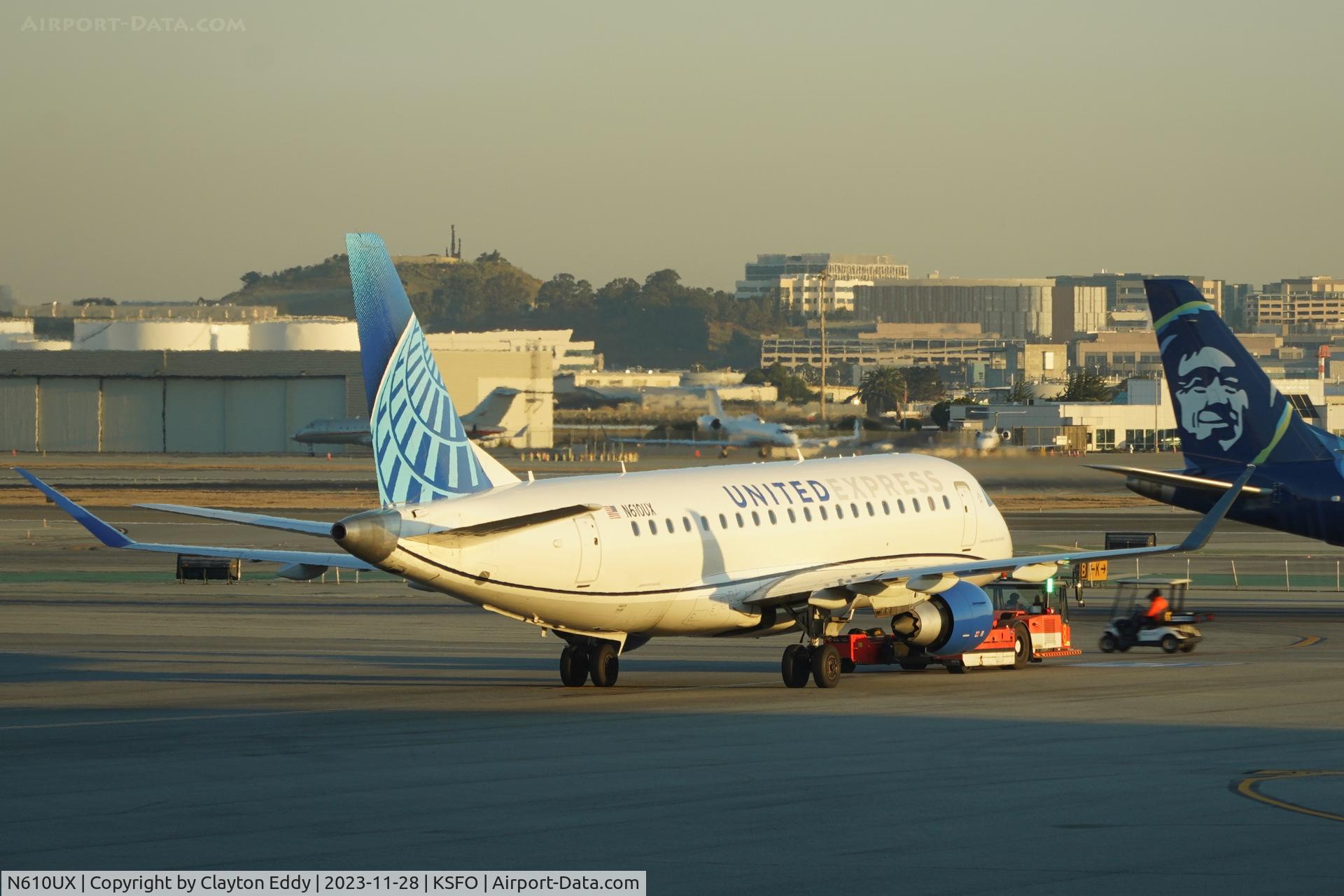 N610UX, 2019 Embraer 175LR (ERJ-170-200LR) C/N 17000808, SFO 2023.
