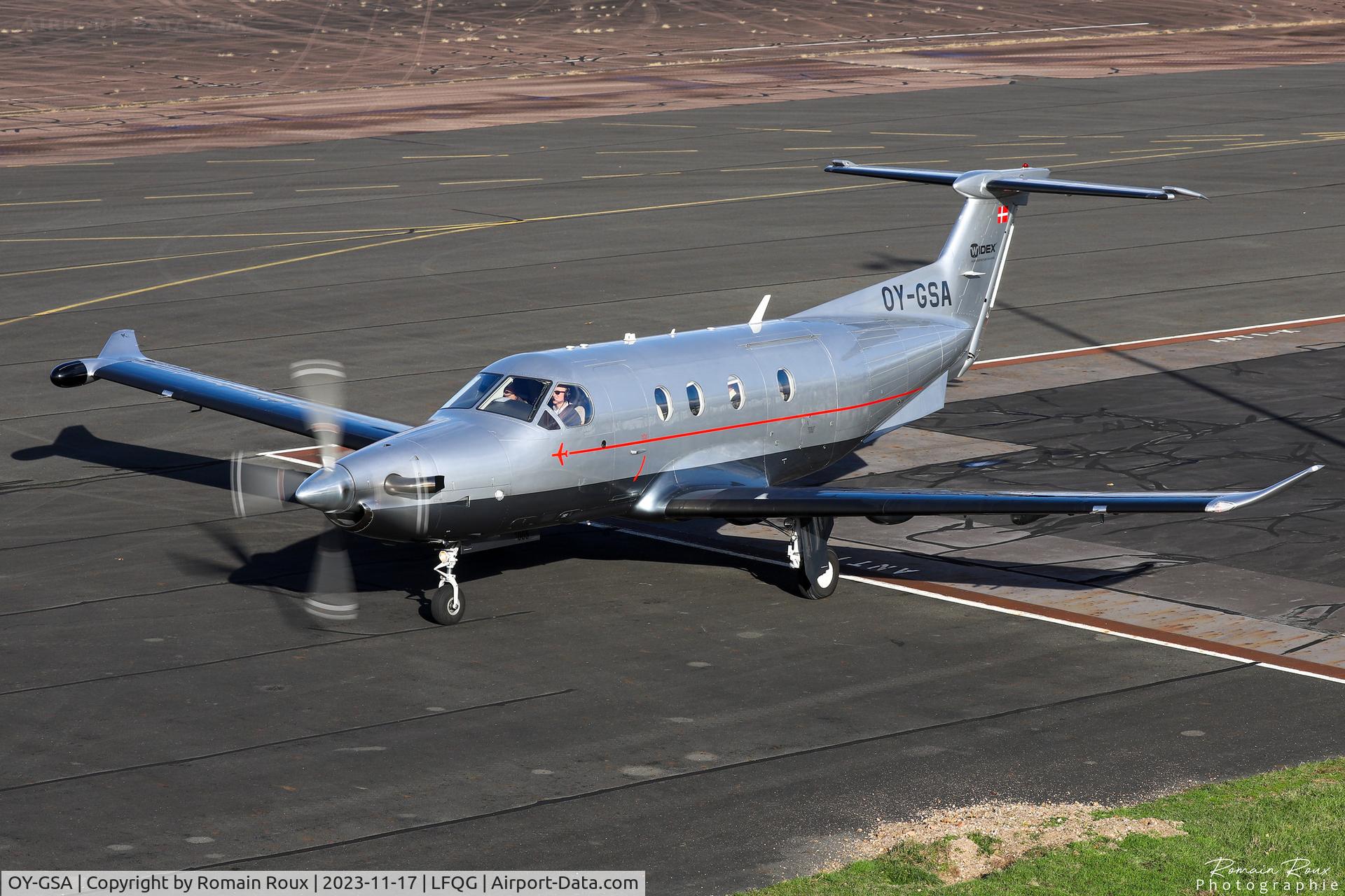 OY-GSA, 2008 Pilatus PC-12/47E C/N 1065, Taxiing