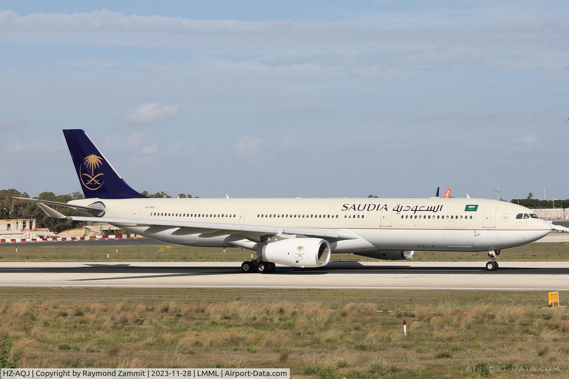 HZ-AQJ, 2013 Airbus A330-343X C/N 1473, A330 HZ-AQJ Saudi Arabian Airlines