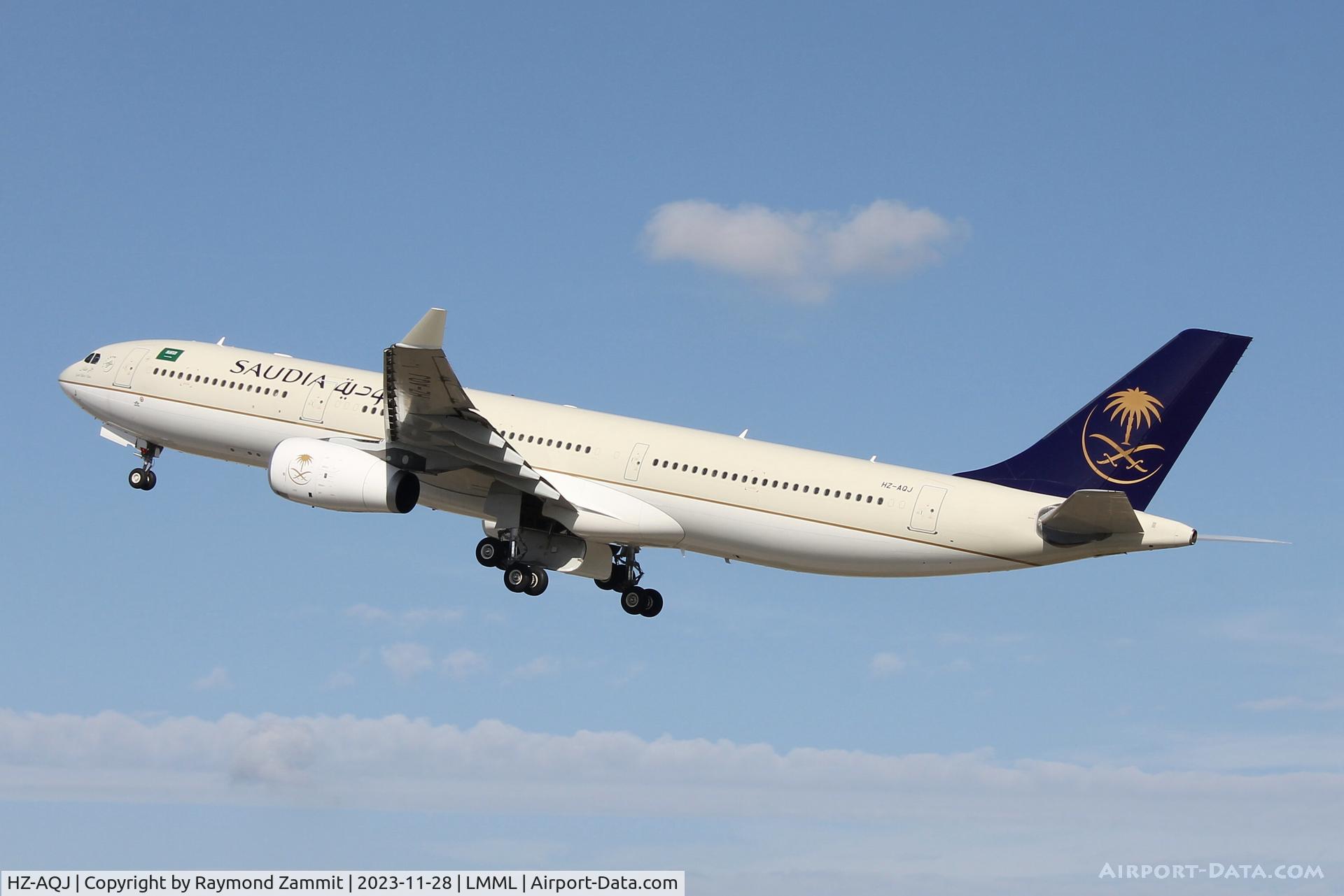 HZ-AQJ, 2013 Airbus A330-343X C/N 1473, A330 HZ-AQJ Saudi Arabian Airlines
