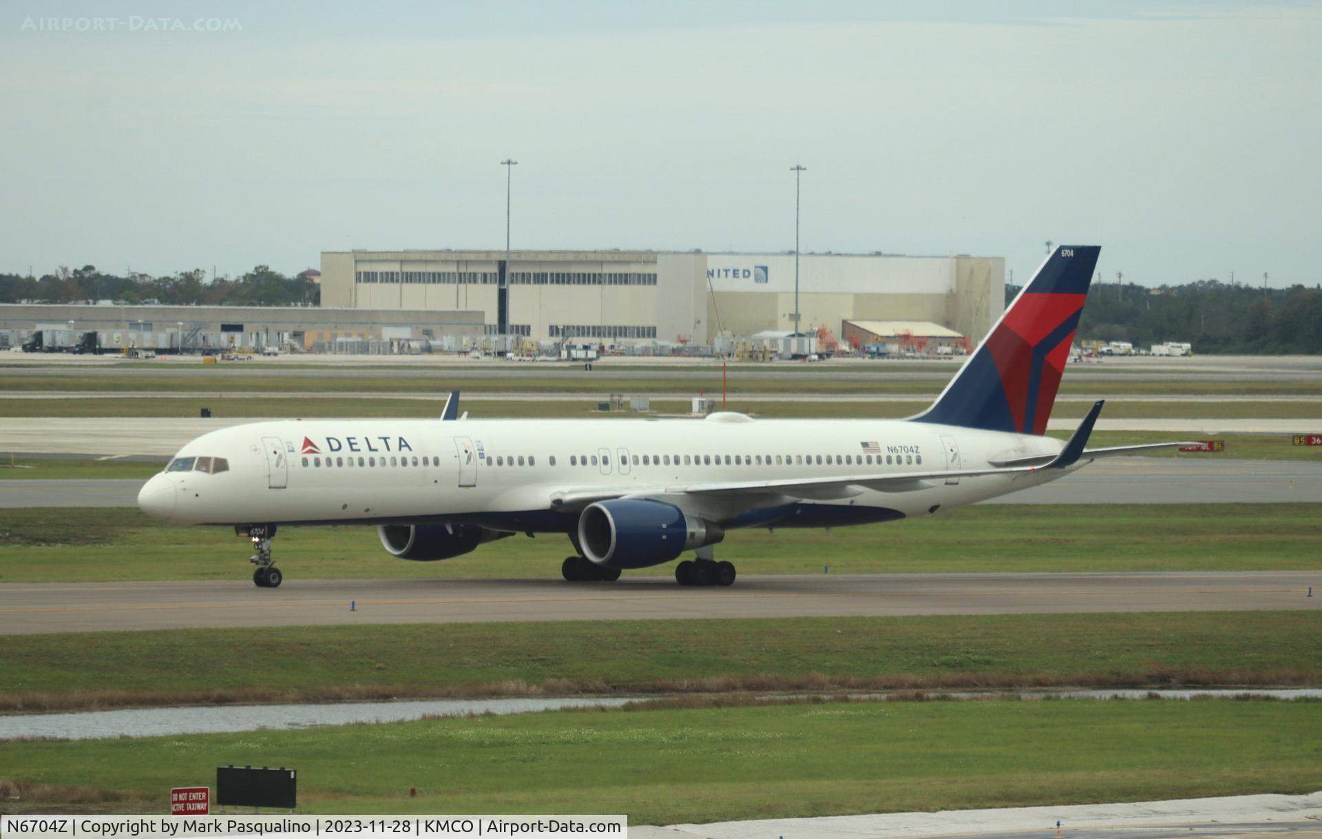 N6704Z, 2000 Boeing 757-232 C/N 30396, Boeing 757-232