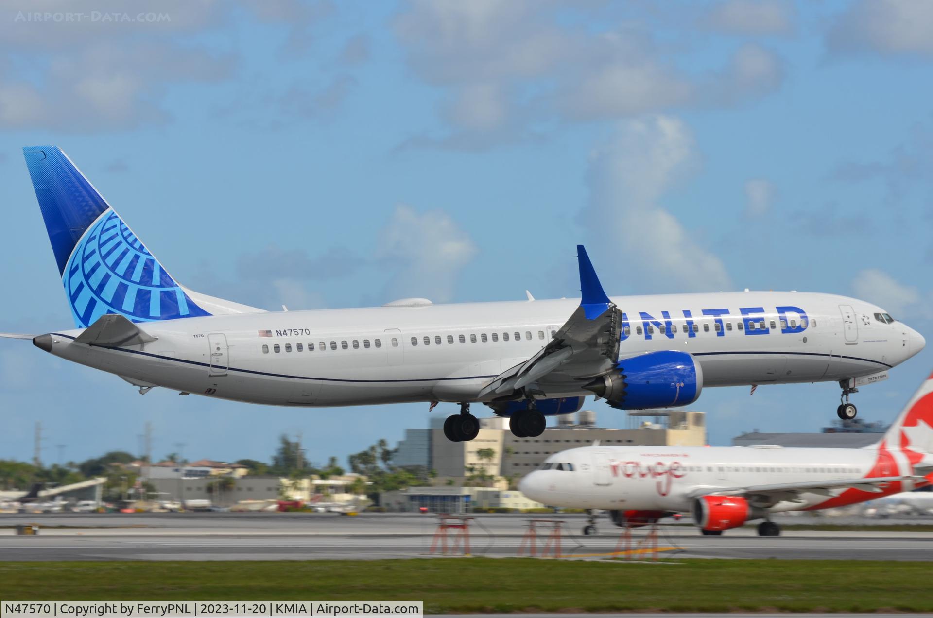 N47570, 2023 Boeing 737-9 MAX C/N 67194, United B739 Max about to touch-down
