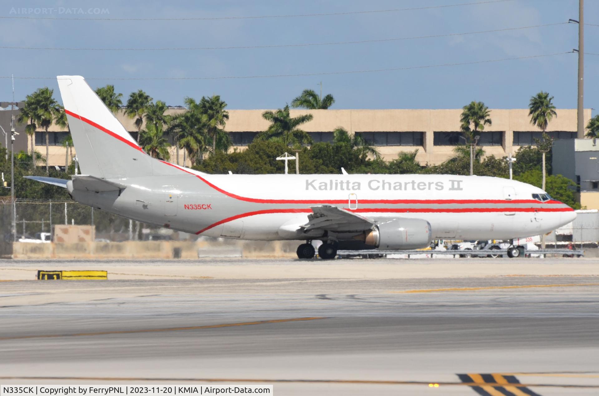 N335CK, 1992 Boeing 737-3Y0(BDSF) C/N 26072, Kalitta B733F departing for Kingston