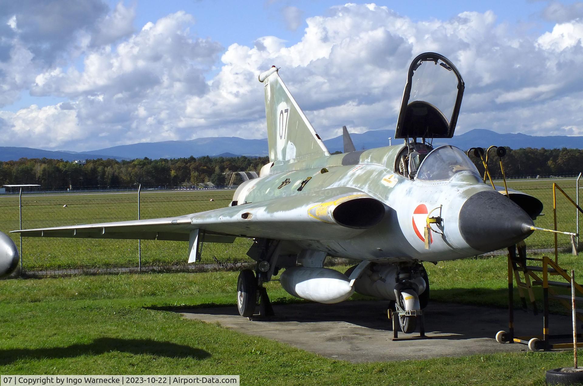 07, Saab J-35Oe MkII Draken C/N 35-1407, SAAB J35Oe Mk II Draken at the Österreichisches Luftfahrtmuseum (Austrian Aviation Museum), Graz-Thalerhof