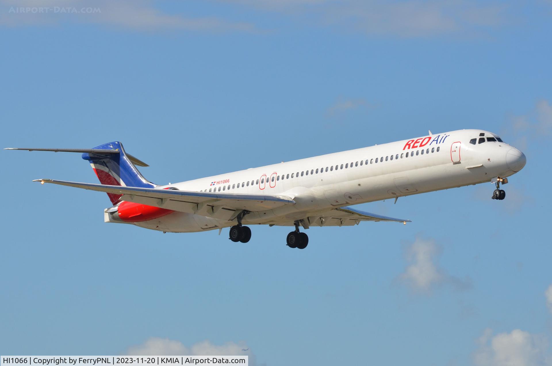 HI1066, 1990 McDonnell Douglas MD-82 (DC-9-82) C/N 49924, Still going strong: 33 year old MD82 of Red Air