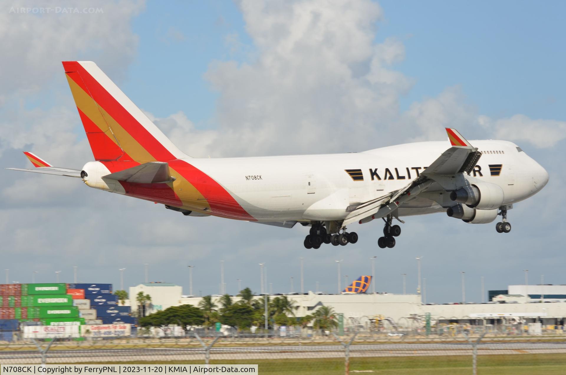 N708CK, 1991 Boeing 747-4B5BCF C/N 25275, Kalitta B744F landing on 01R