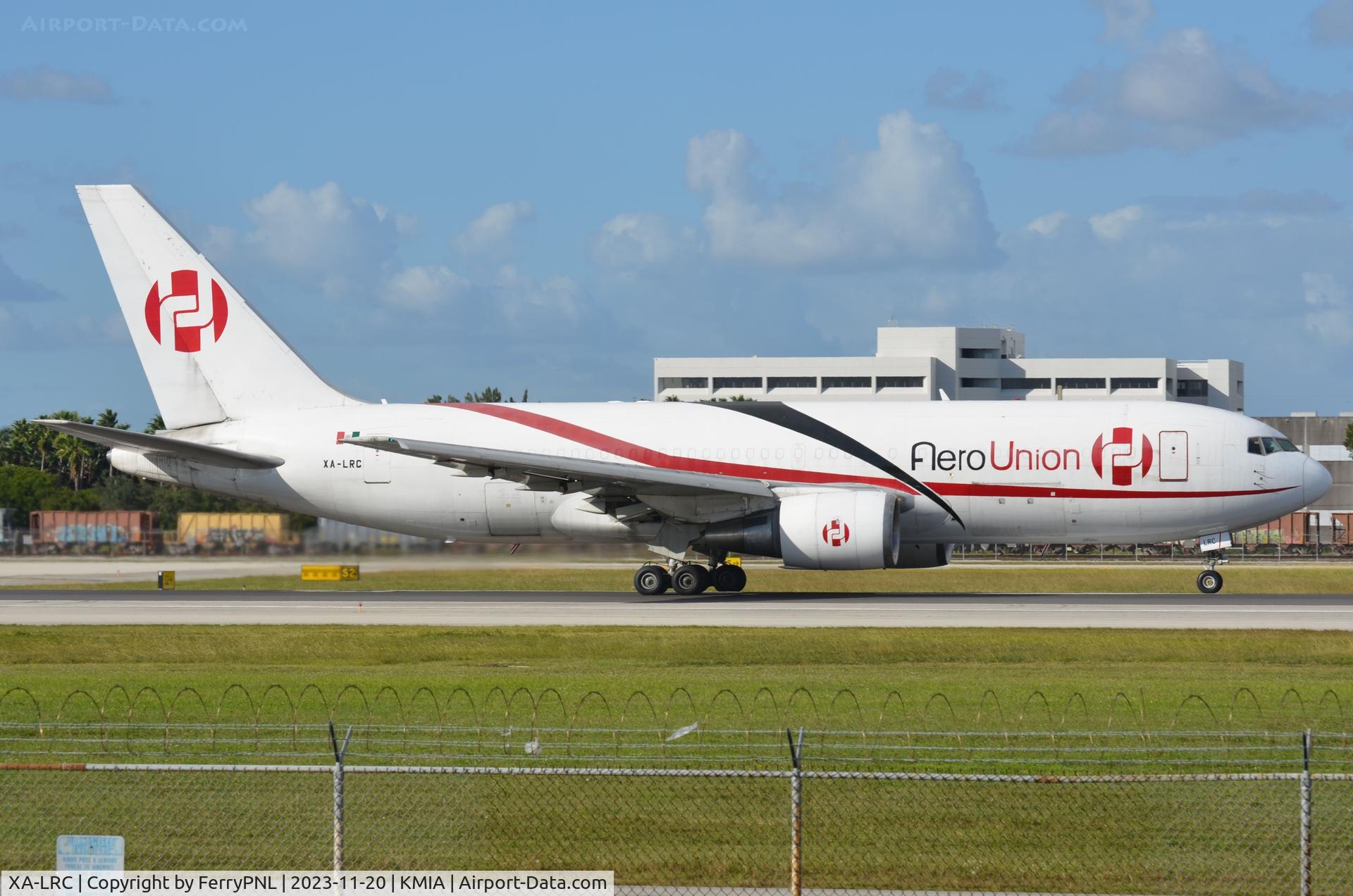 XA-LRC, 1987 Boeing 767-241 C/N 23802, AeroUnion B762F departing MIA