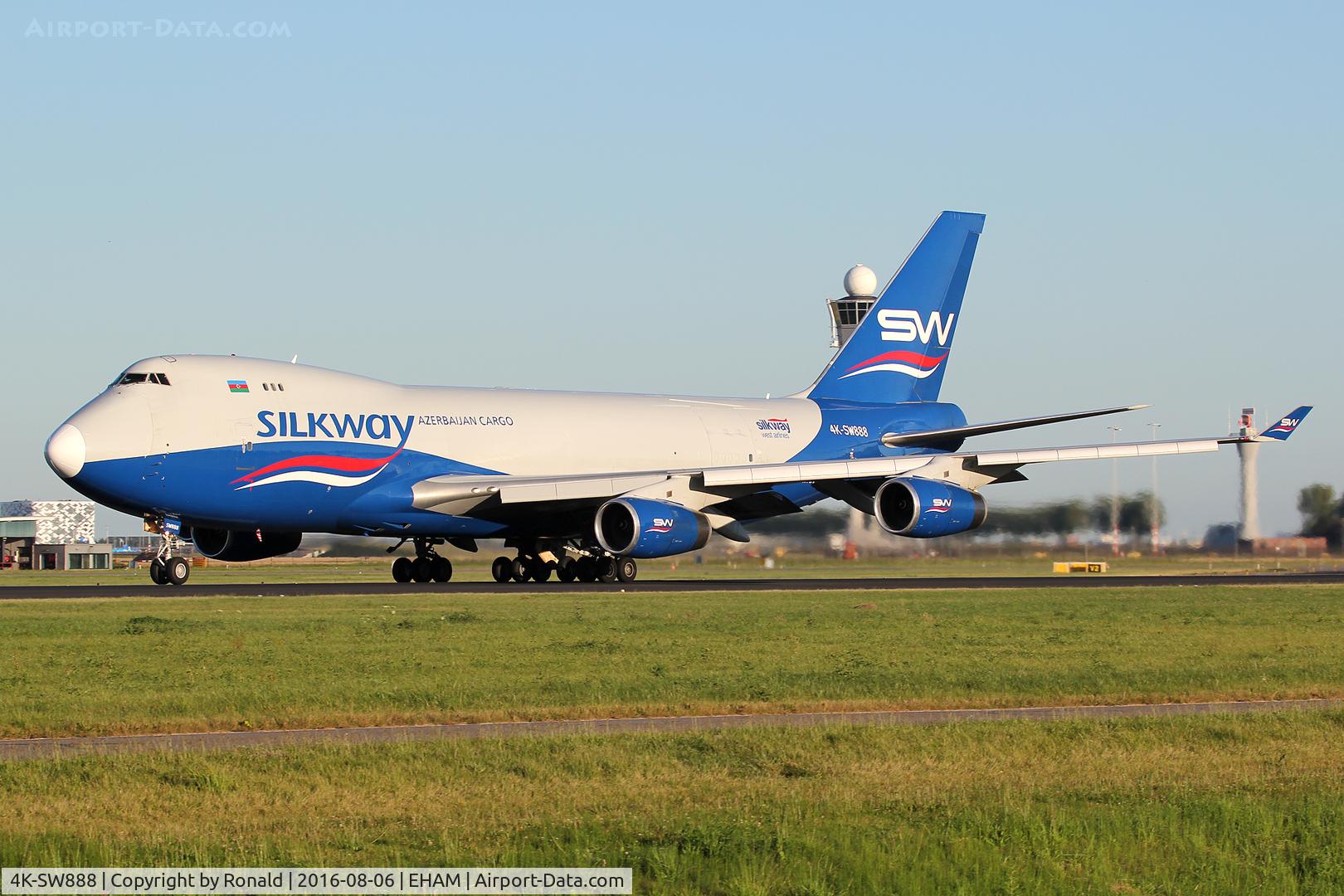 4K-SW888, 1999 Boeing 747-4R7F/SCD C/N 29730, ar spl