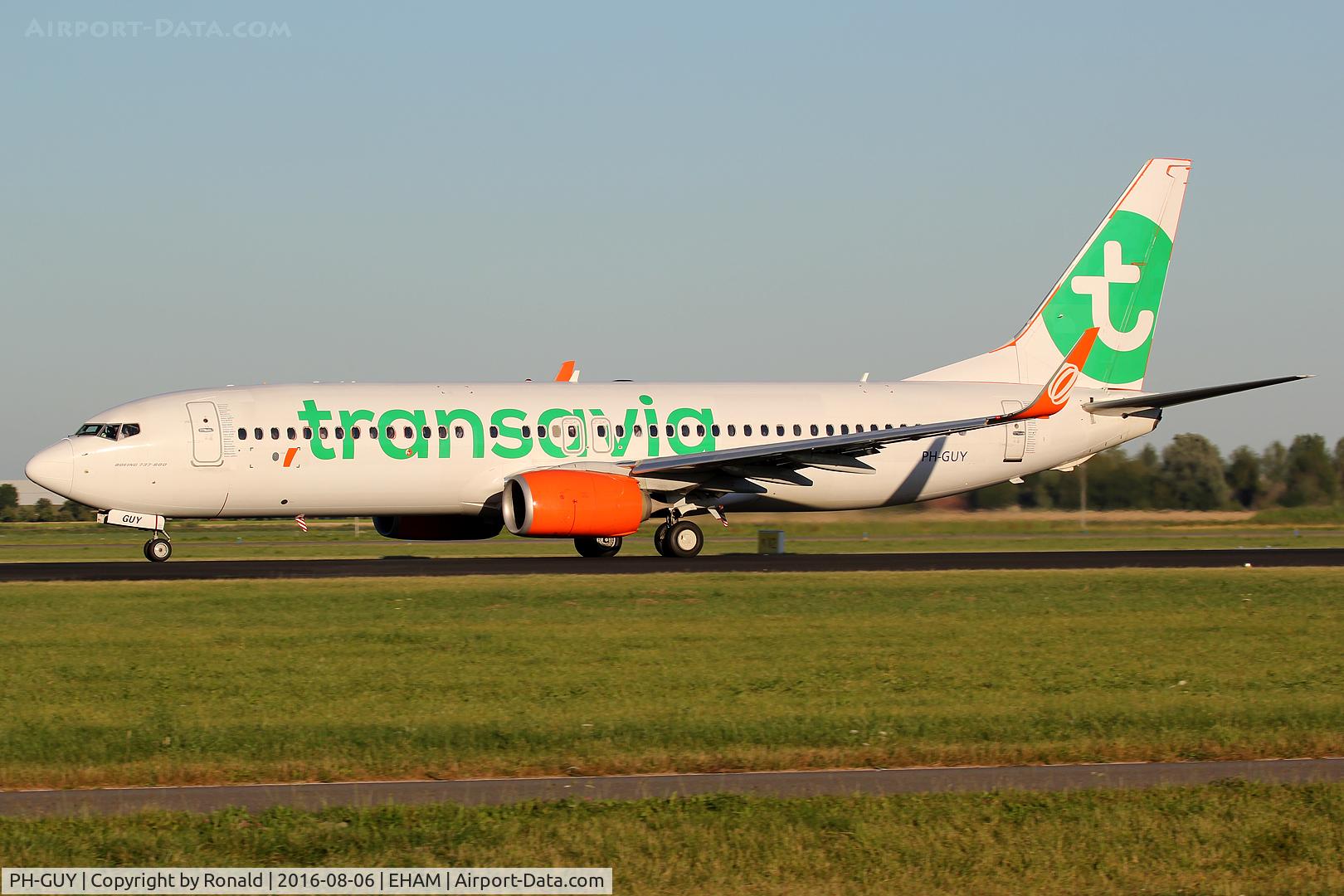 PH-GUY, Boeing 737-8EH C/N 39612, at spl