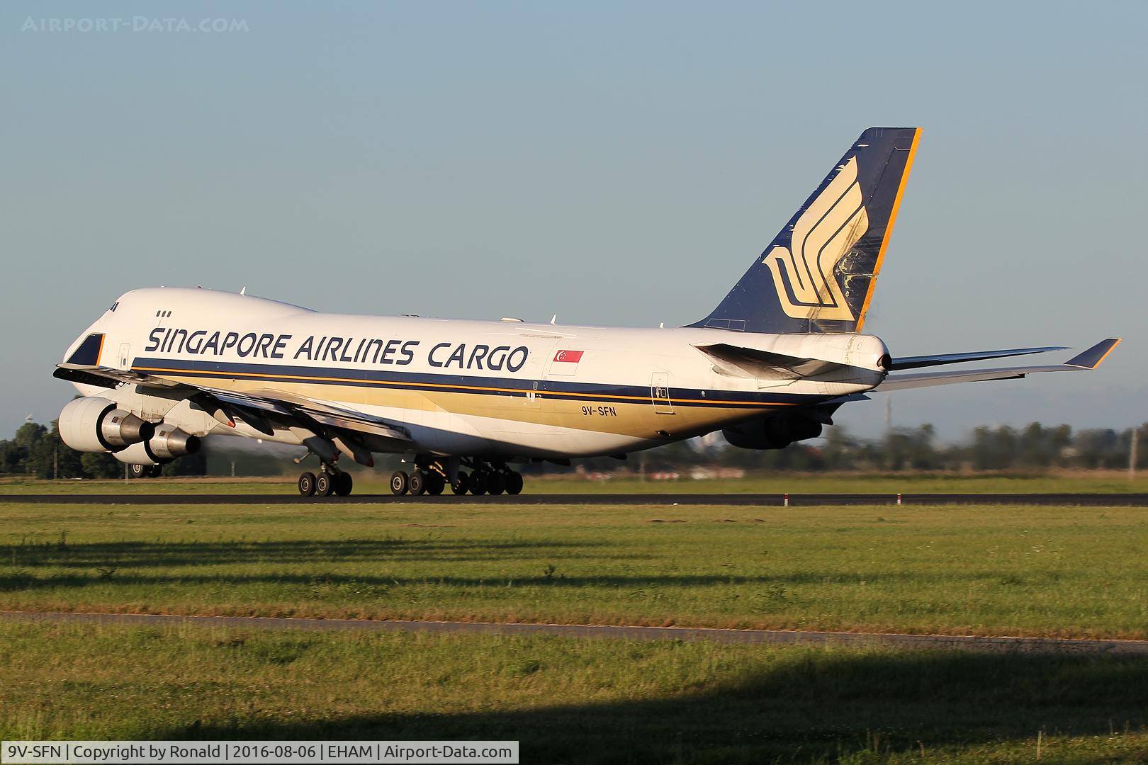 9V-SFN, 2004 Boeing 747-412F/SCD C/N 32899, at spl