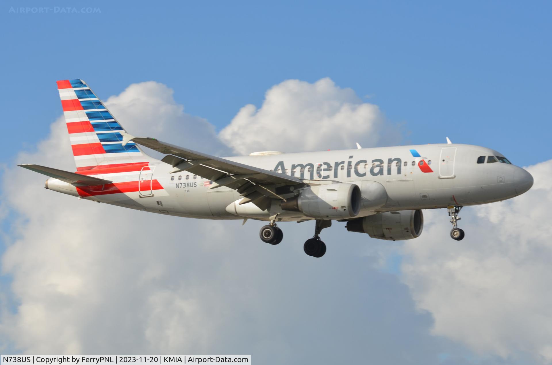 N738US, 2000 Airbus A319-112 C/N 1254, American baby bus A319 landing