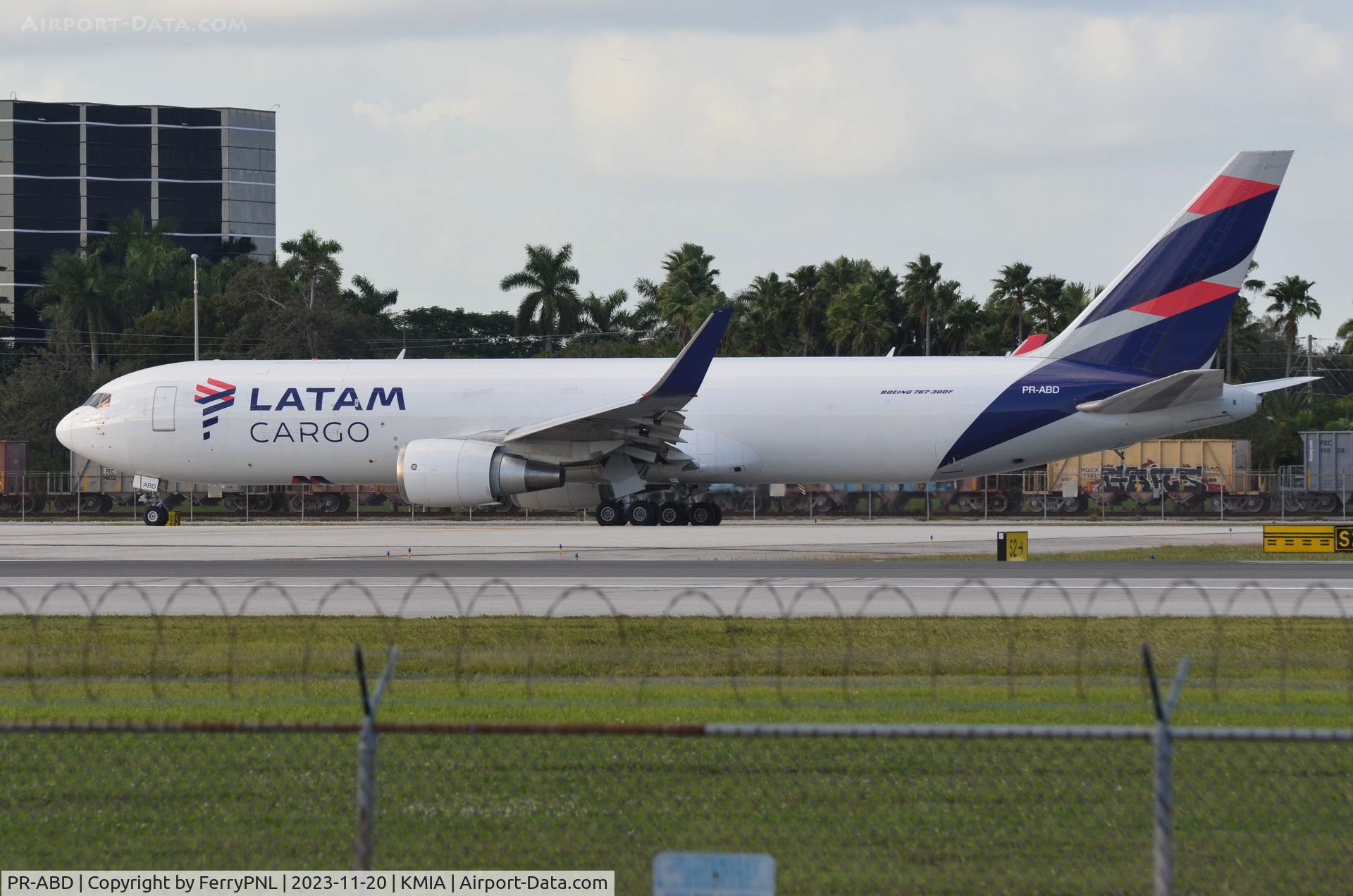 PR-ABD, 2005 Boeing 767-316F C/N 34245, ATAM Cargo Brasil B763F for departure
