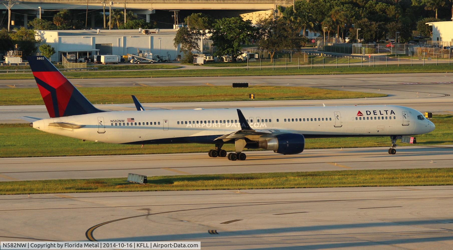 N582NW, 2002 Boeing 757-351 C/N 32981, DAL 753 zx