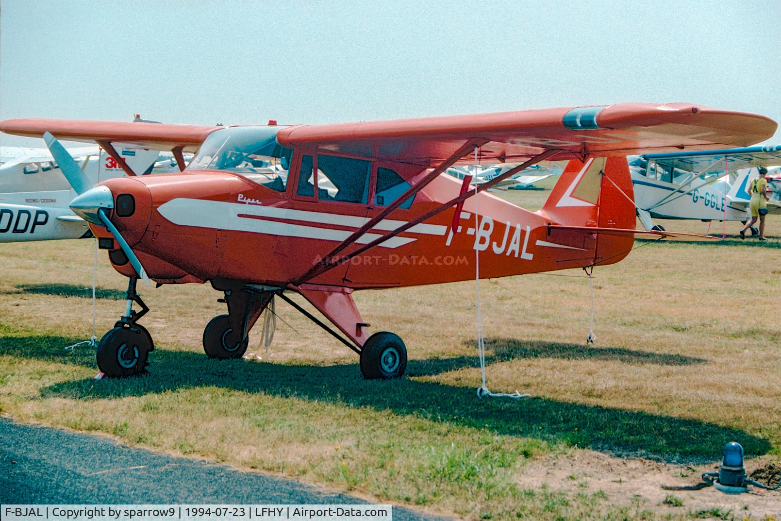 F-BJAL, 1963 Piper PA-22-150 Tri Pacer C/N 22-7634, Meeting of experimental aircraft. Deregistered 1997-12-12. Scanned from a slide.