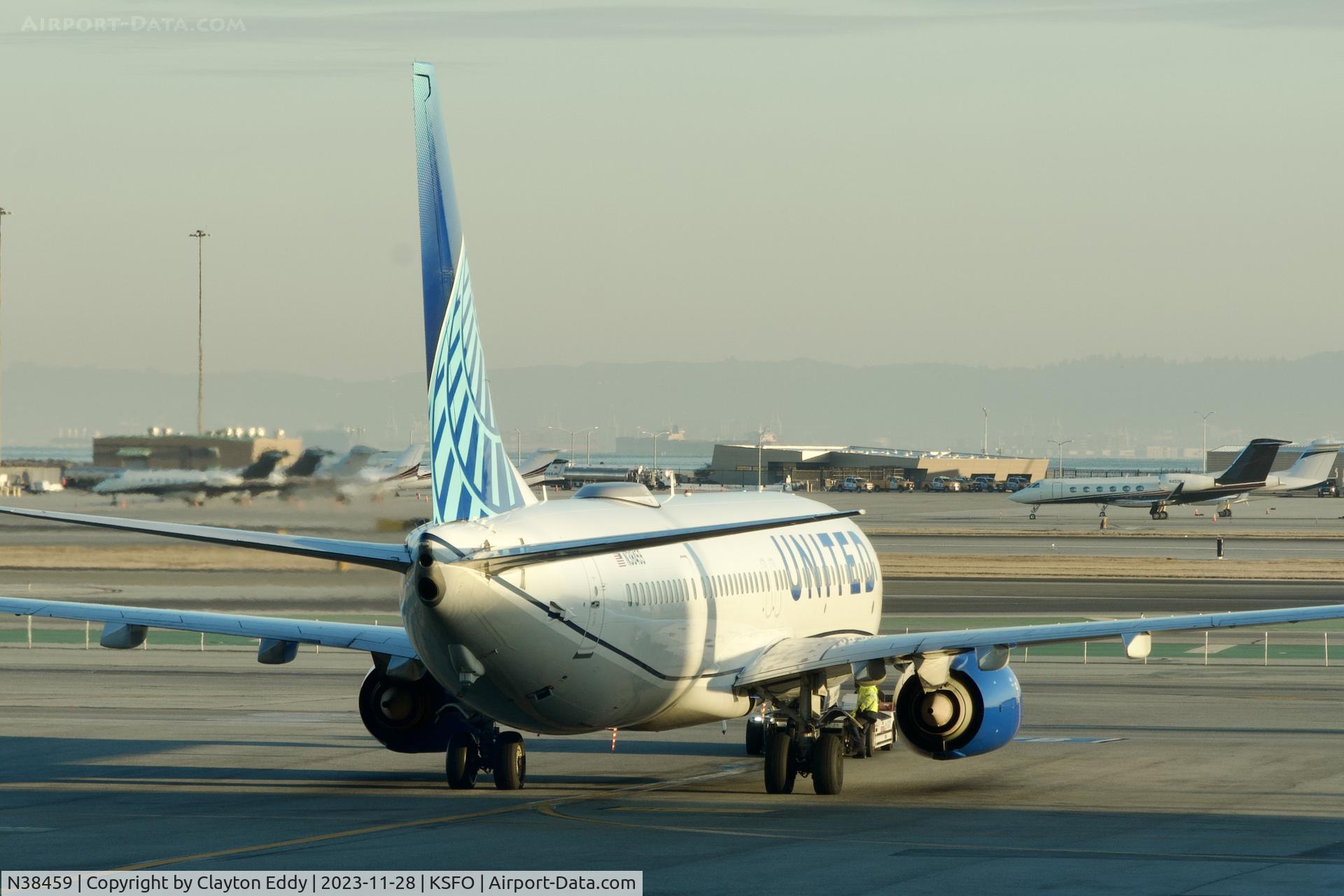 N38459, 2012 Boeing 737-924/ER C/N 37206, SFO 2023.