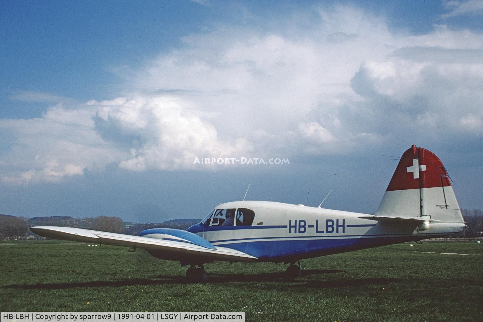 HB-LBH, 1959 Piper PA-23-160 Apache Apache C/N 23-1625, At Yverdon. Scanned from a slicde.