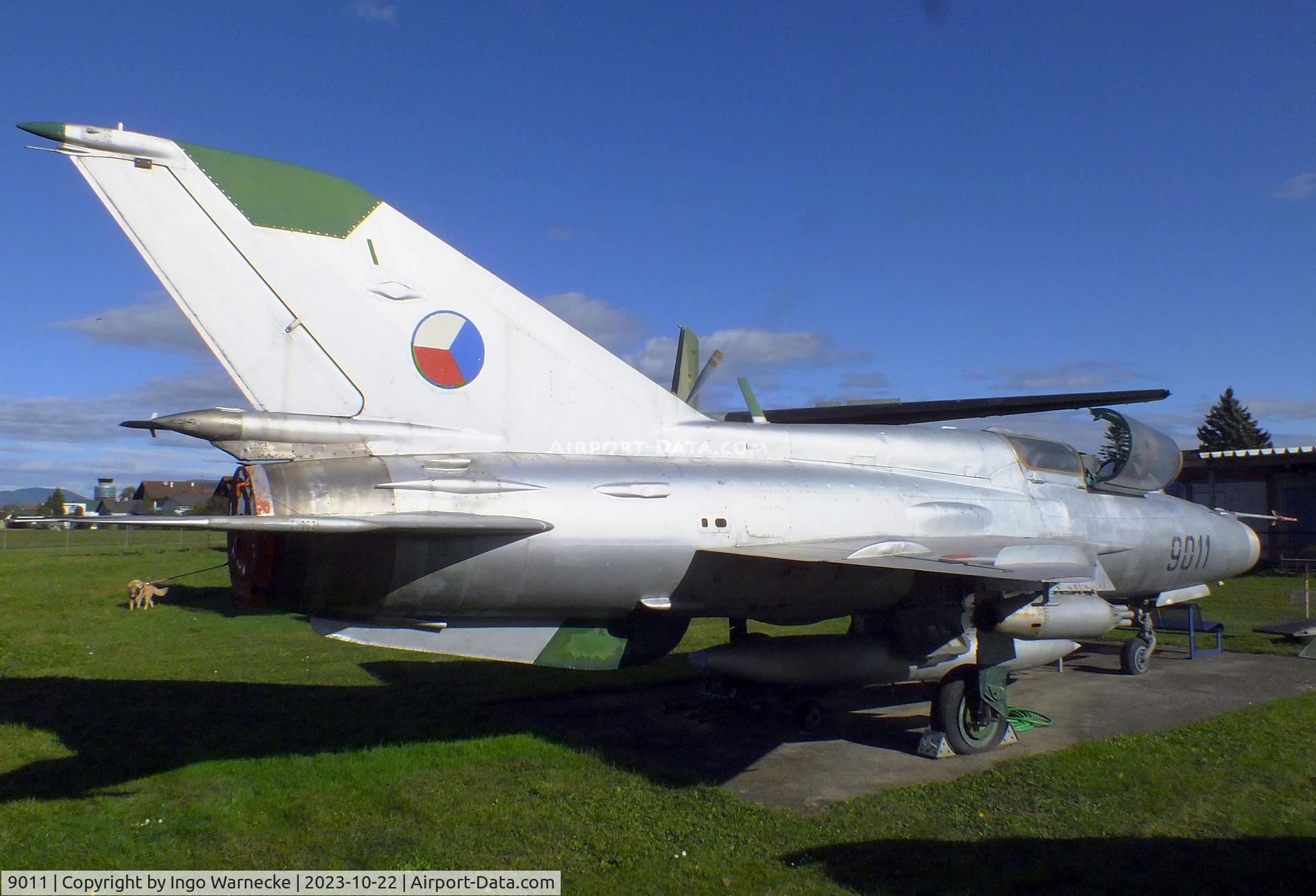 9011, 1973 Mikoyan-Gurevich MiG-21UM C/N 516909011, Mikoyan i Gurevich MiG-21UM MONGOL-B at the Österreichisches Luftfahrtmuseum (Austrian Aviation Museum), Graz-Thalerhof