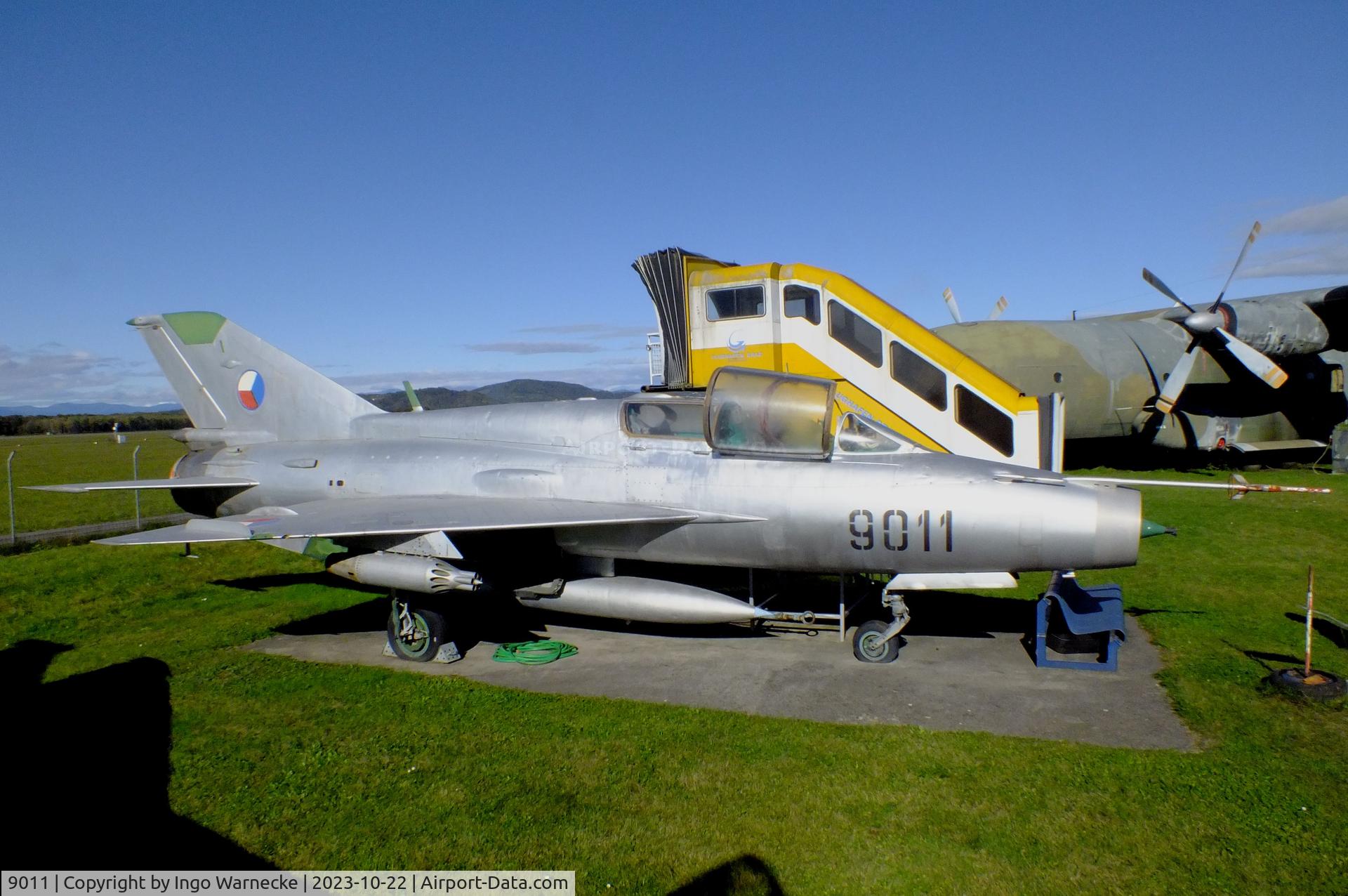 9011, 1973 Mikoyan-Gurevich MiG-21UM C/N 516909011, Mikoyan i Gurevich MiG-21UM MONGOL-B at the Österreichisches Luftfahrtmuseum (Austrian Aviation Museum), Graz-Thalerhof