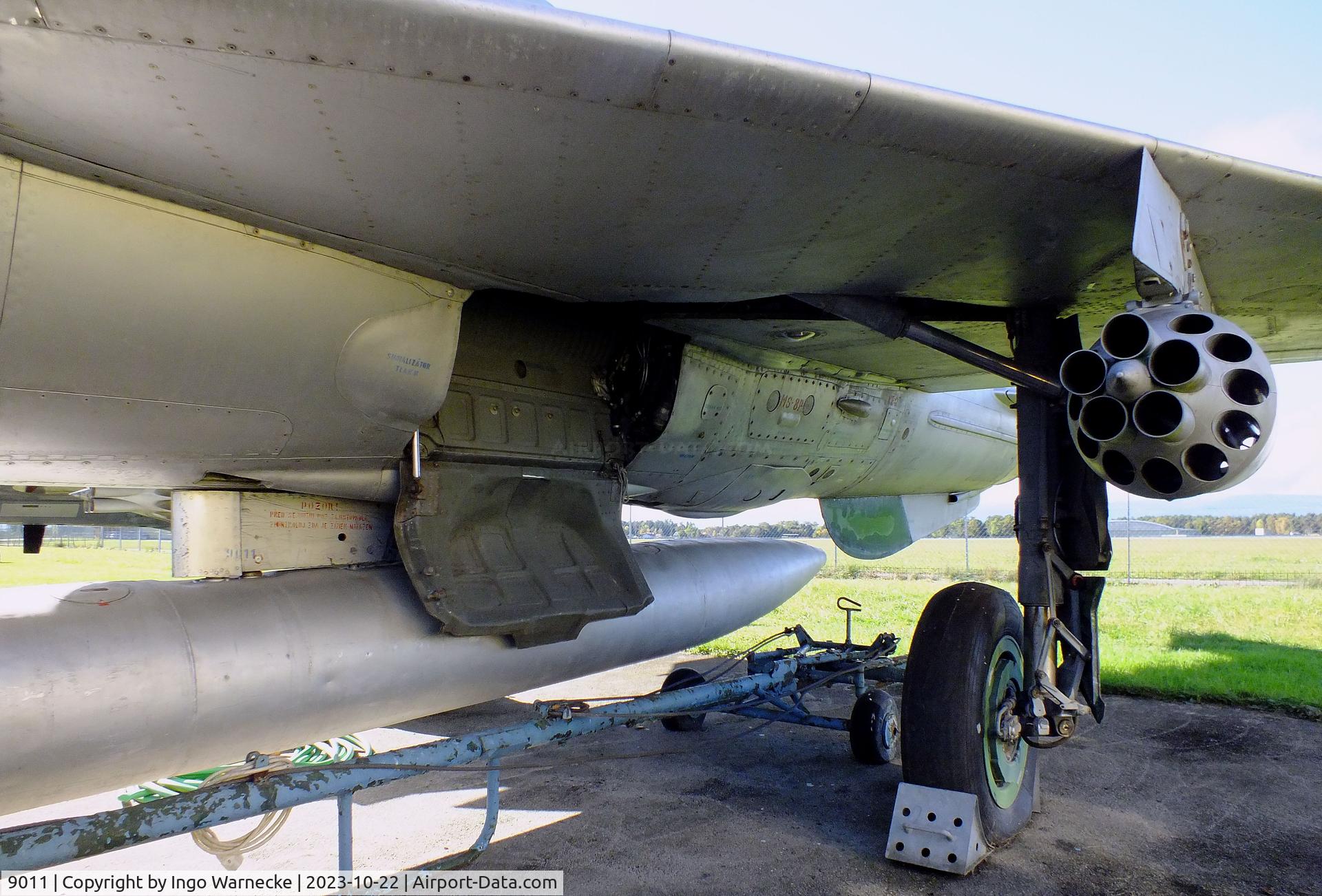 9011, 1973 Mikoyan-Gurevich MiG-21UM C/N 516909011, Mikoyan i Gurevich MiG-21UM MONGOL-B at the Österreichisches Luftfahrtmuseum (Austrian Aviation Museum), Graz-Thalerhof